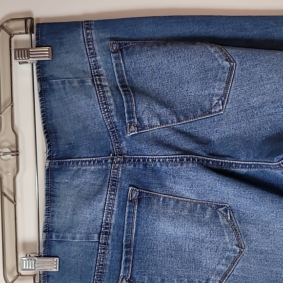 🟣C'ESTI TOI BLACK LABEL JEANS ~ FIT & FLARE HIGH-RISE JEANS - Picture 8 of 11